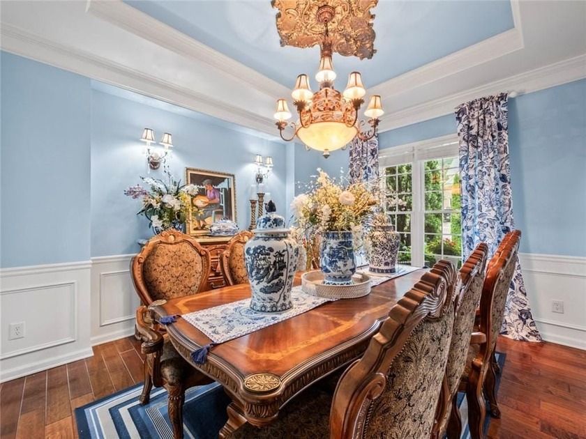PRICE REDUCED. Executive Home on the #5 Fairway in Resort-Style - photo 15