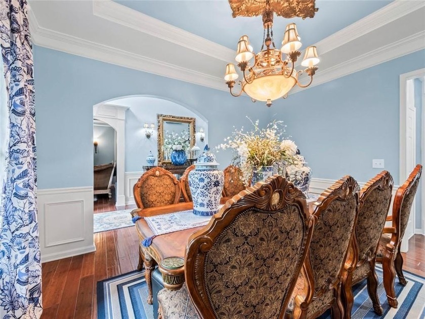 PRICE REDUCED. Executive Home on the #5 Fairway in Resort-Style - photo 16