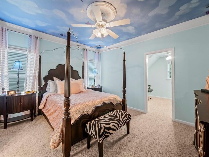 PRICE REDUCED. Executive Home on the #5 Fairway in Resort-Style - photo 21