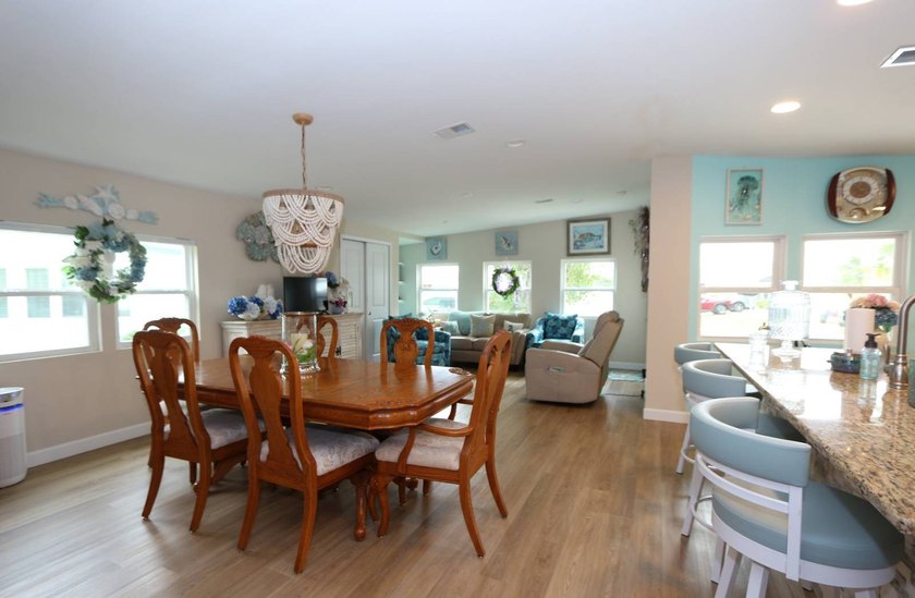 An immaculate and well-maintained 2-bedroom 2-bath manufactured - photo 22