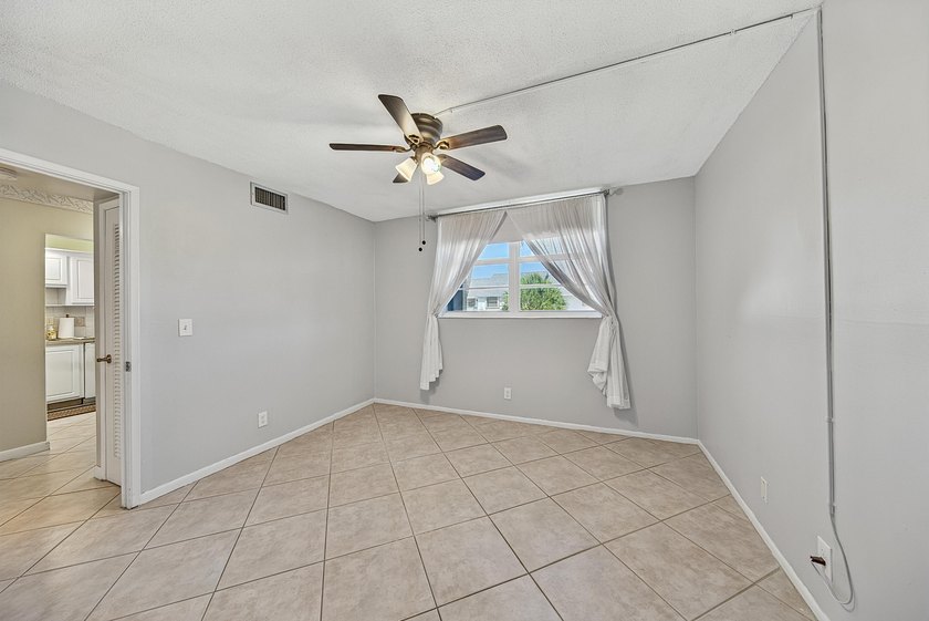 LOVELY EAST FACING UPDATED 2/2 second floor garden view unit in - photo 22