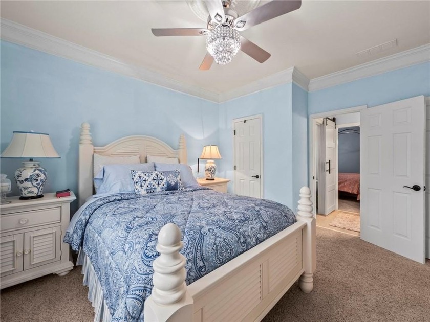 PRICE REDUCED. Executive Home on the #5 Fairway in Resort-Style - photo 26