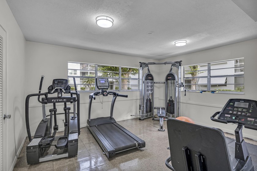LOVELY EAST FACING UPDATED 2/2 second floor garden view unit in - photo 27