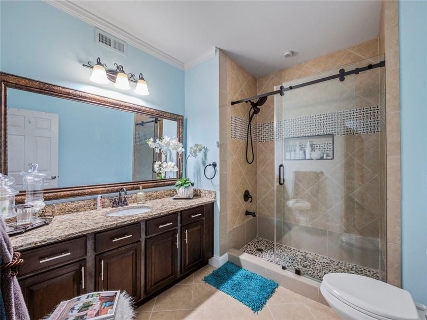 PRICE REDUCED. Executive Home on the #5 Fairway in Resort-Style - photo 30