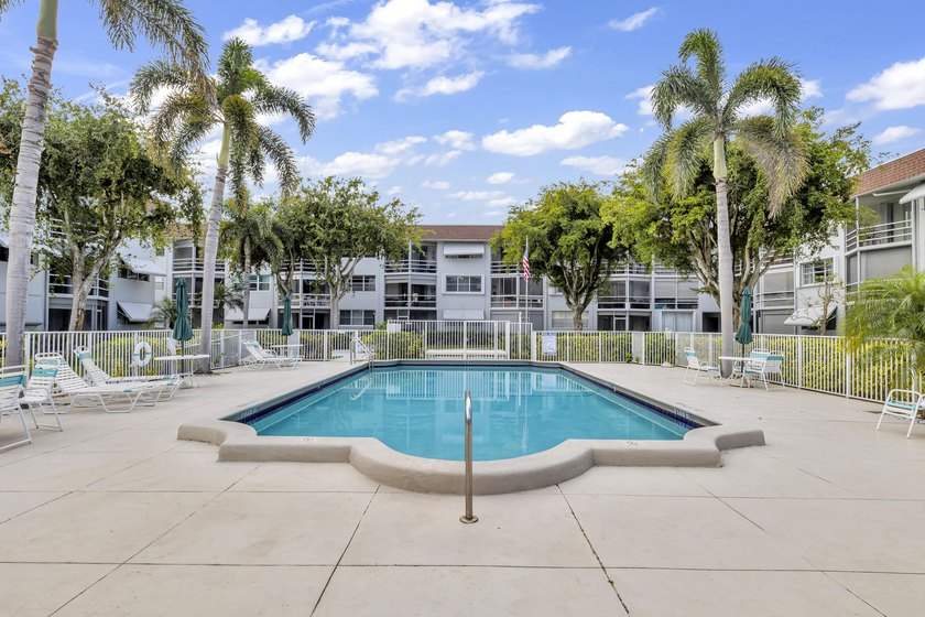 LOVELY EAST FACING UPDATED 2/2 second floor garden view unit in - photo 30