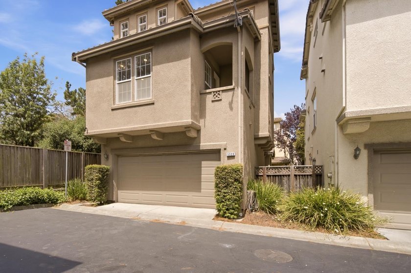 Welcome to 5328 Haskel Ct, a beautifully maintained end-unit - photo 33