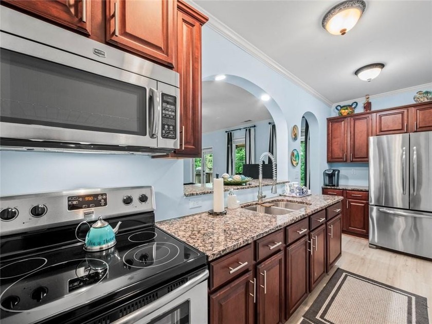 PRICE REDUCED. Executive Home on the #5 Fairway in Resort-Style - photo 37