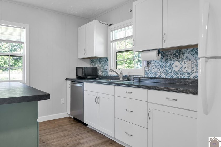 Affordable country living with room to breathe! Situated on - photo 7