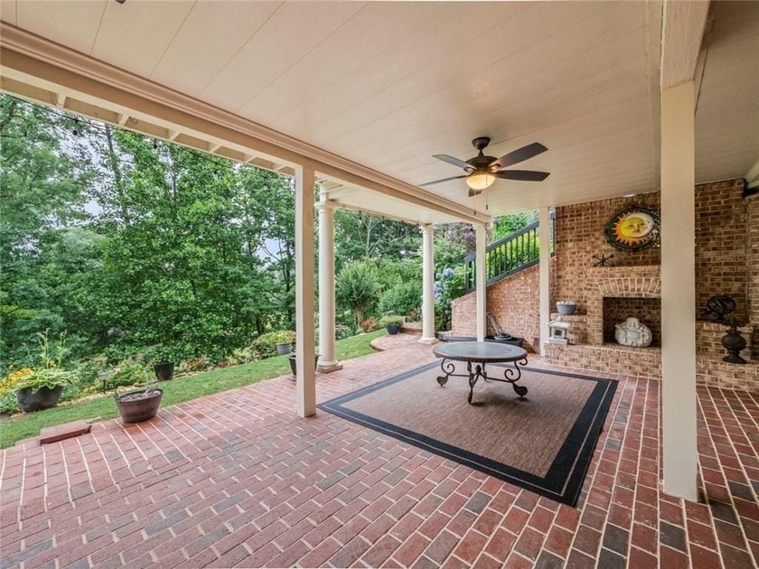 PRICE REDUCED. Executive Home on the #5 Fairway in Resort-Style - photo 38