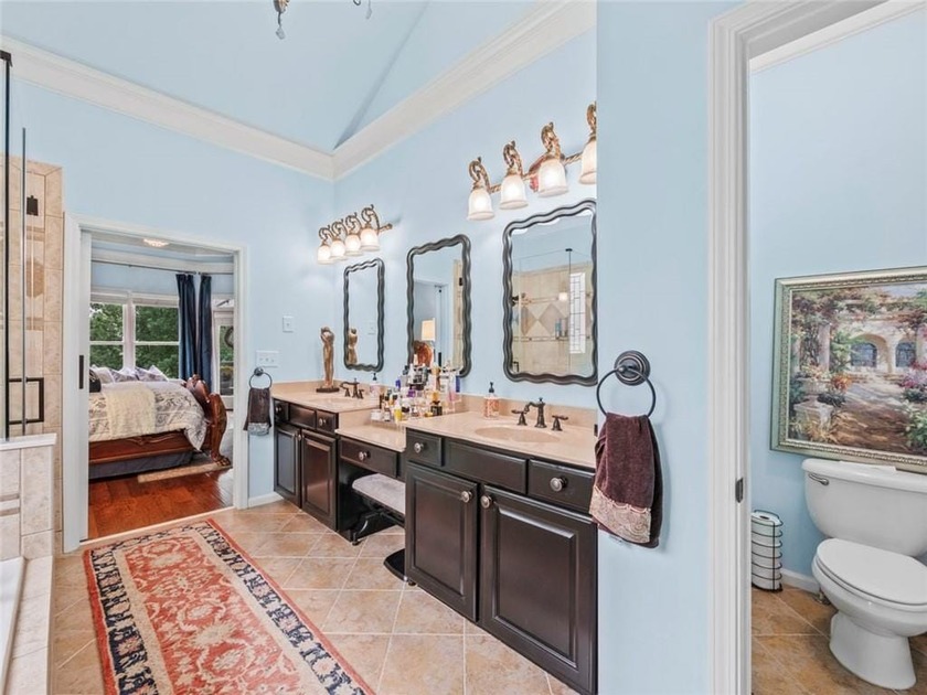 PRICE REDUCED. Executive Home on the #5 Fairway in Resort-Style - photo 43