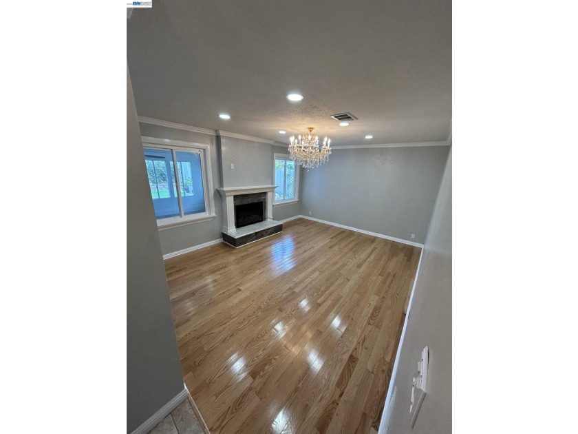Beautifully maintained 4-bedroom, 2-bath single-story home - photo 8