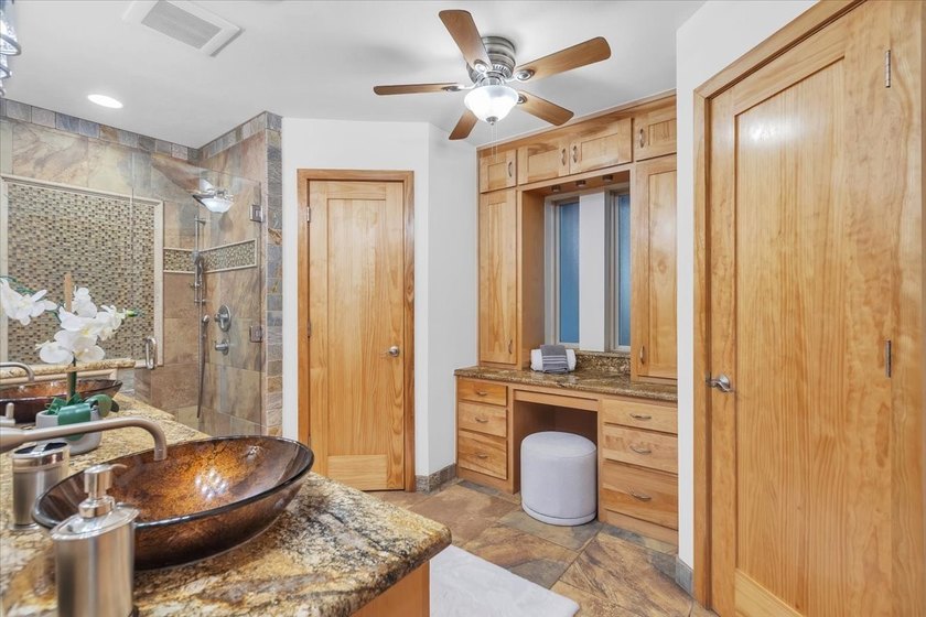 Welcome to a beautifully updated Grapevine home where generous - photo 14