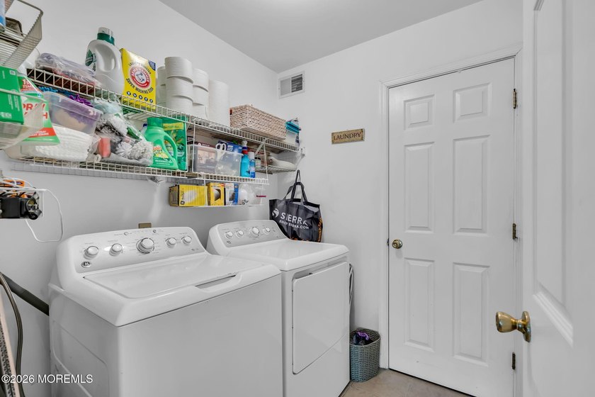 Looking for a spacious end unit in Saratoga with a full finished - photo 18