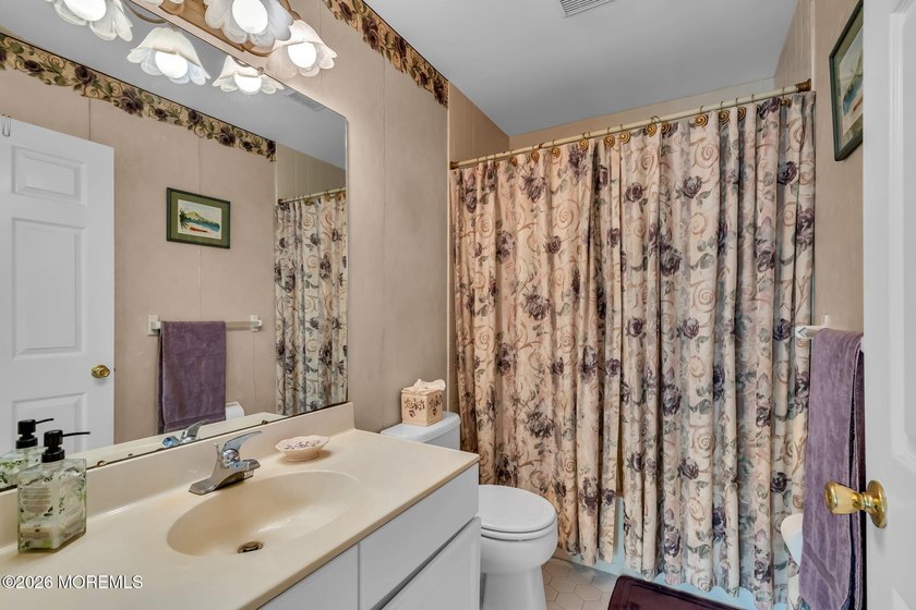 Looking for a spacious end unit in Saratoga with a full finished - photo 20