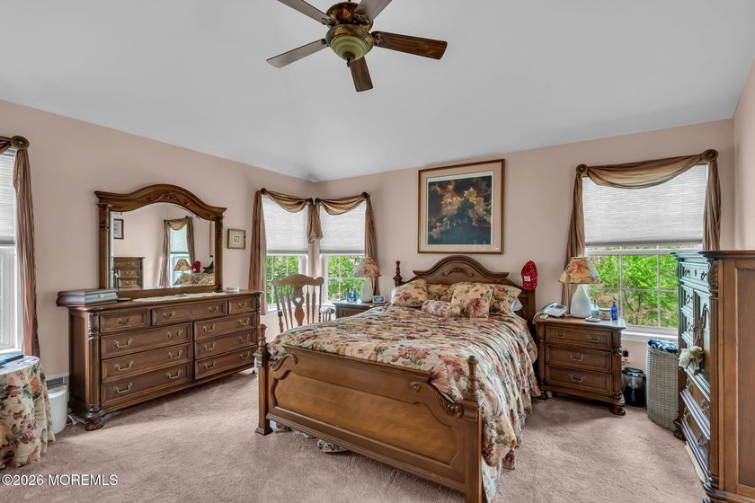 Looking for a spacious end unit in Saratoga with a full finished - photo 22