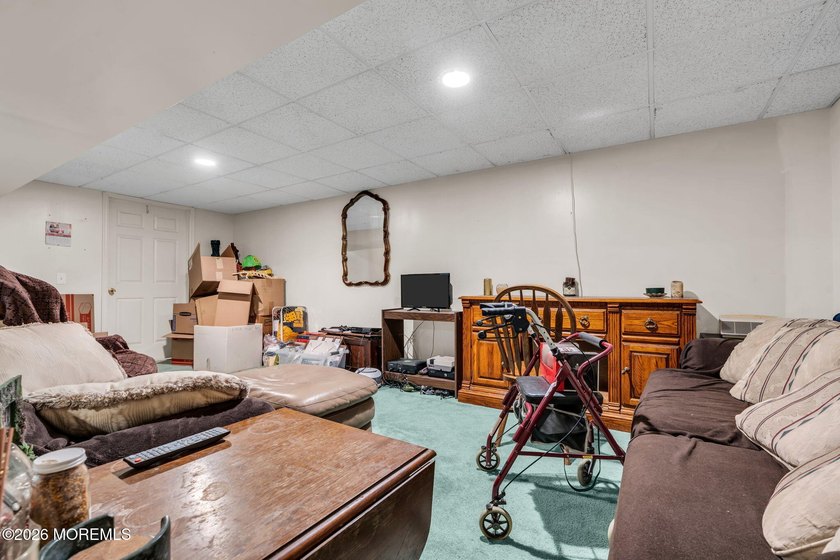 Looking for a spacious end unit in Saratoga with a full finished - photo 29