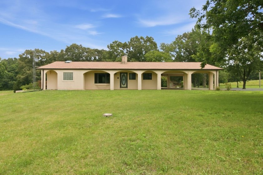 Never before offered on the market, this one-owner, custom-built - photo 3