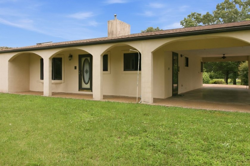Never before offered on the market, this one-owner, custom-built - photo 5