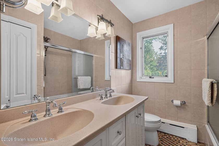 A unique opportunity to own a true extra-large all brick center - photo 17