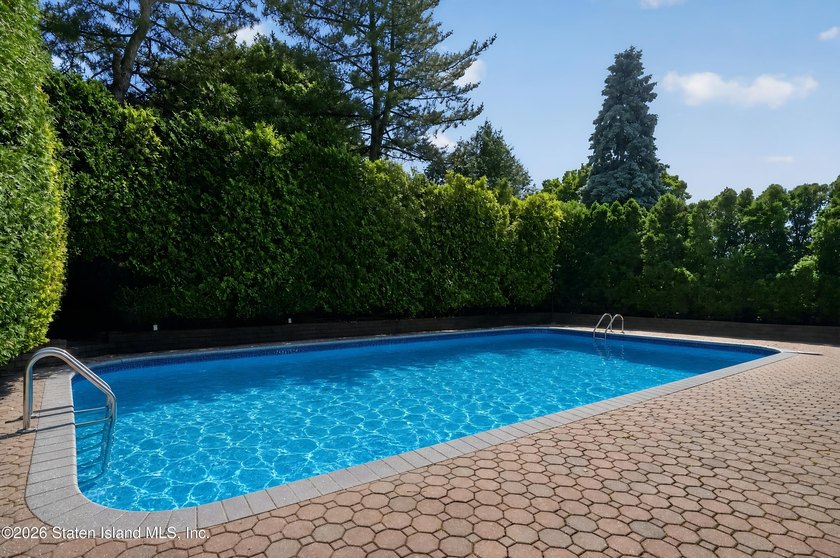 A unique opportunity to own a true extra-large all brick center - photo 28