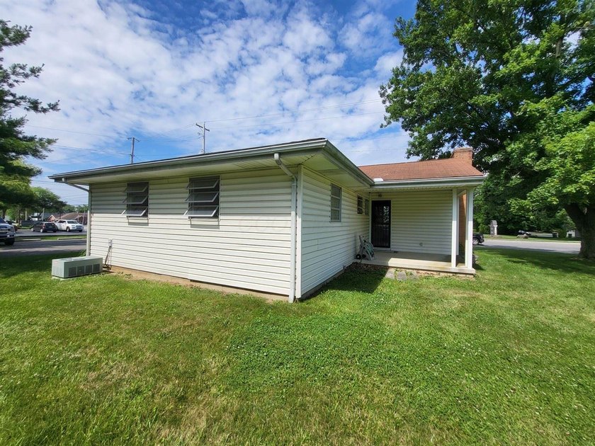Perfect Office Building Opportunity right in the middle of Brice - photo 12