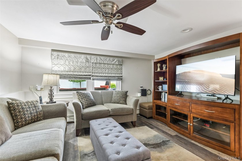 Fantastic Opportunity in Harborfields SD! Pristine Split-Level - photo 17
