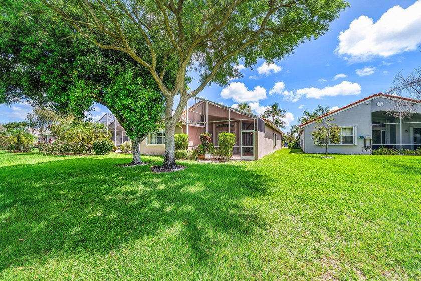 Welcome to this beautifully maintained home in the highly sought - photo 28
