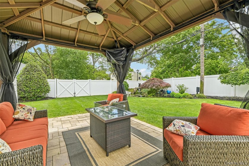 Fantastic Opportunity in Harborfields SD! Pristine Split-Level - photo 31