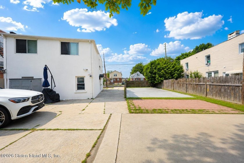 Two Family Home in South Beach - 3 Mins to VZ Bridge! Excellent - photo 11