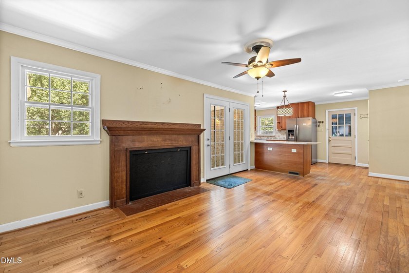 This well-loved ranch offers timeless charm, solid construction - photo 11