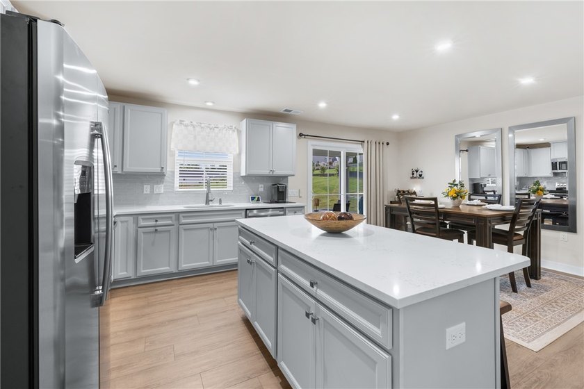 Welcome to your ultimate, turn-key dream home! This impressive - photo 11