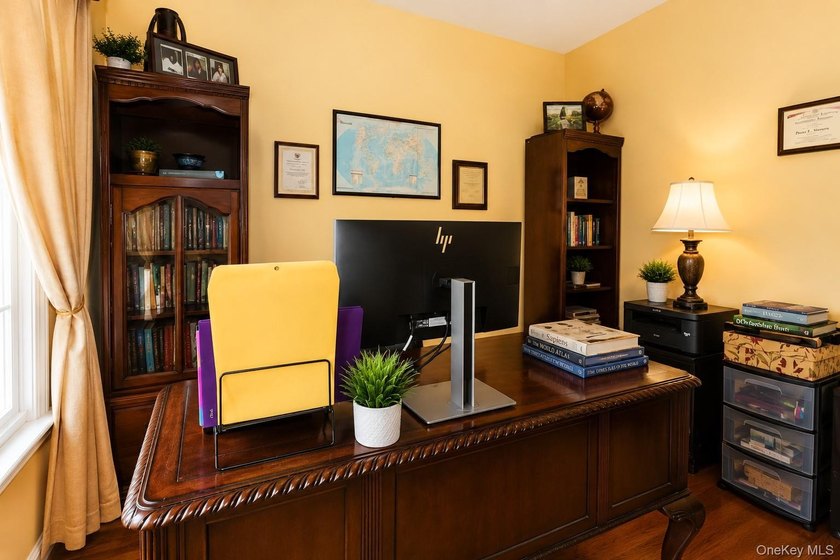 Luxury living in the prestigious gated community of Mansion - photo 14
