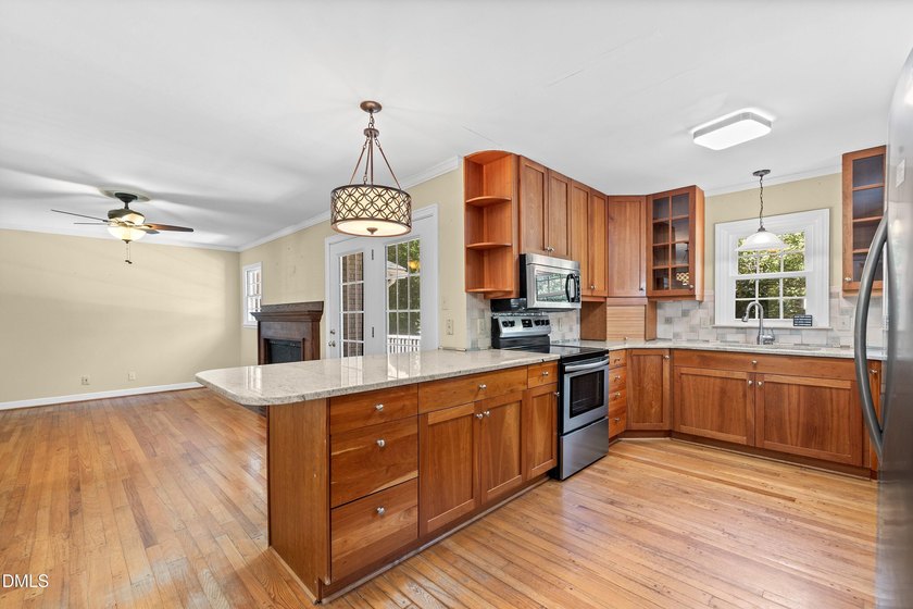 This well-loved ranch offers timeless charm, solid construction - photo 15
