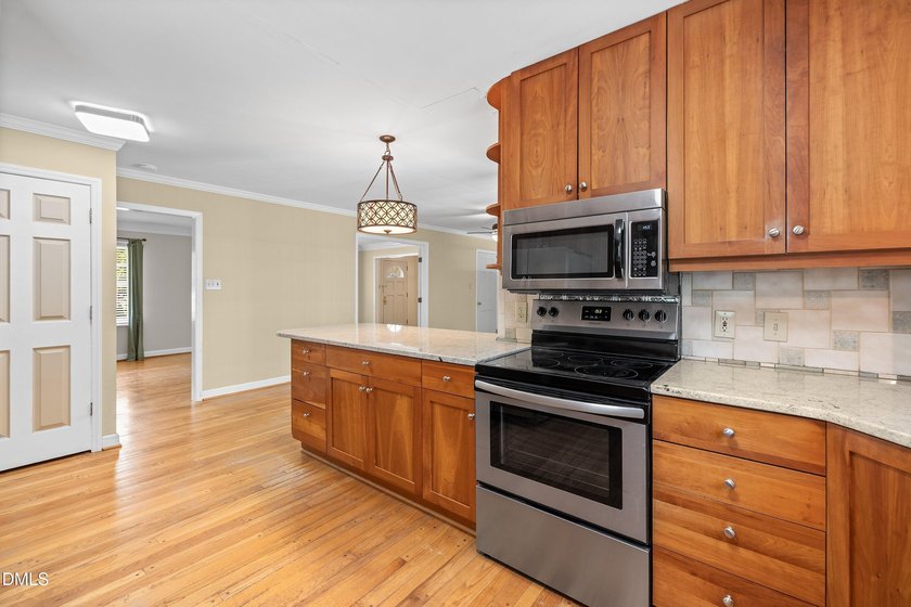 This well-loved ranch offers timeless charm, solid construction - photo 17