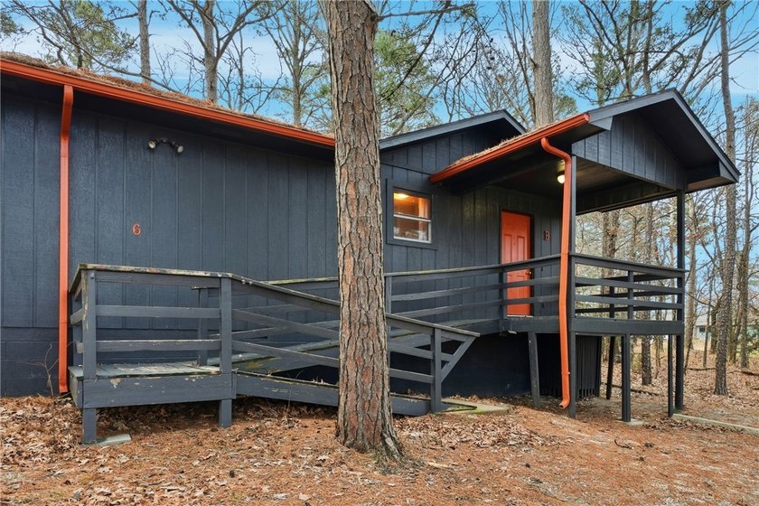 Updated golf-course duplex with strong income potential and - photo 3