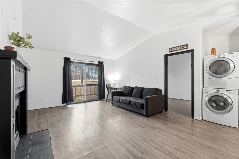 Updated golf-course duplex with strong income potential and - photo 4