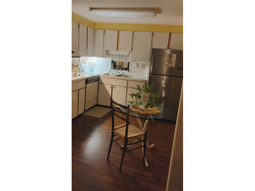 Charming 2-bedroom, 2-bath manufactured home located in a - photo 24