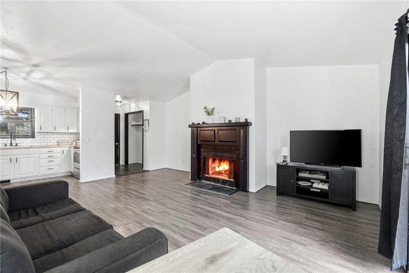 Updated golf-course duplex with strong income potential and - photo 7