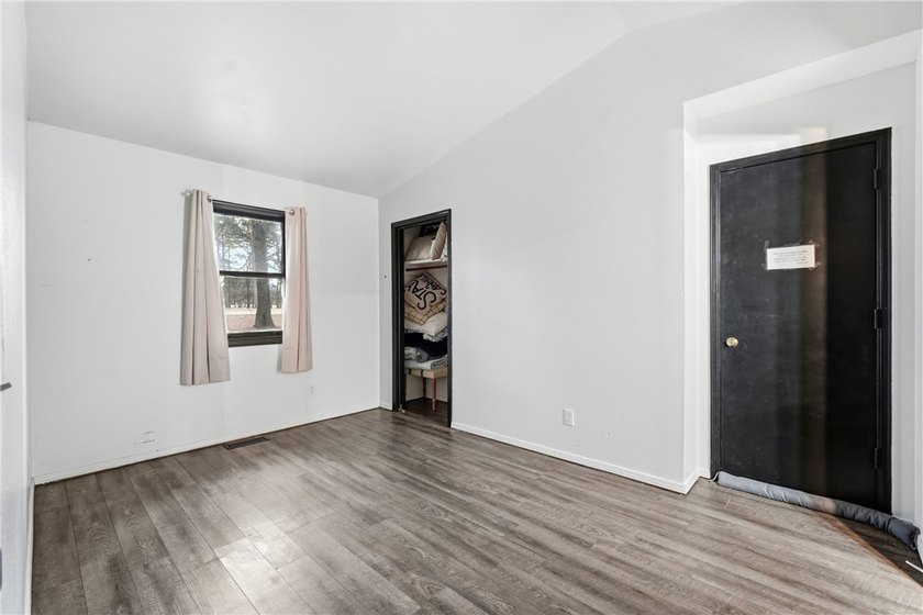 Updated golf-course duplex with strong income potential and - photo 10
