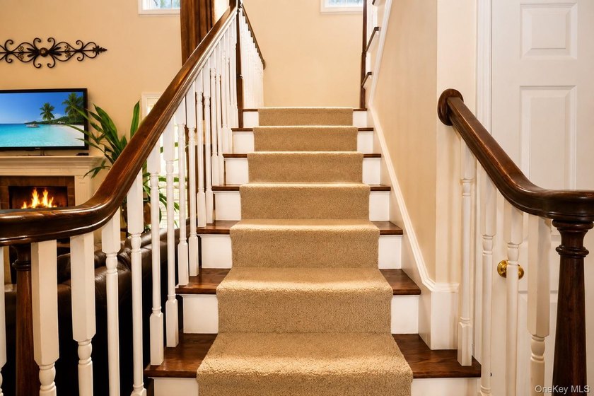 Luxury living in the prestigious gated community of Mansion - photo 31