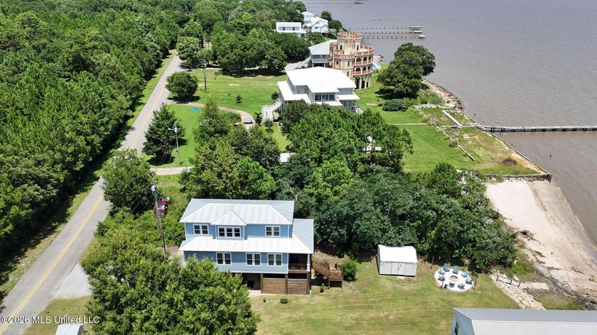 Stunning direct Gulf-front custom home built in 2020 offering - photo 36