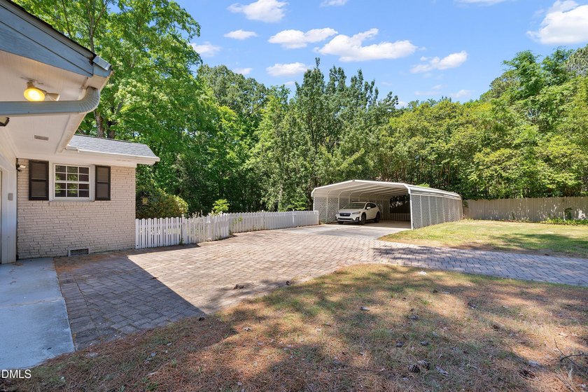 This well-loved ranch offers timeless charm, solid construction - photo 40
