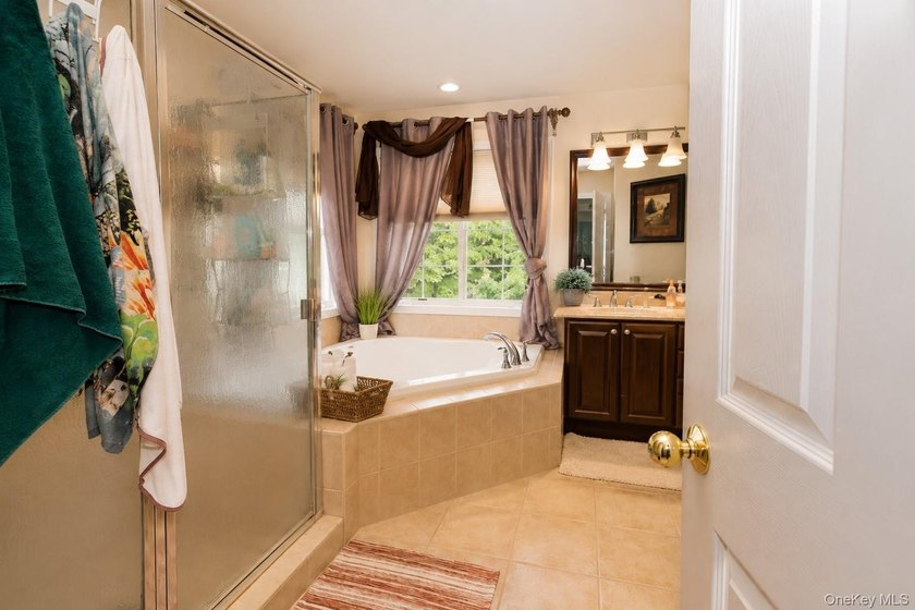 Luxury living in the prestigious gated community of Mansion - photo 46