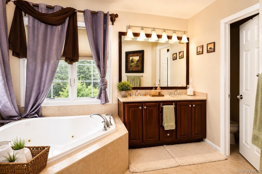 Luxury living in the prestigious gated community of Mansion - photo 47