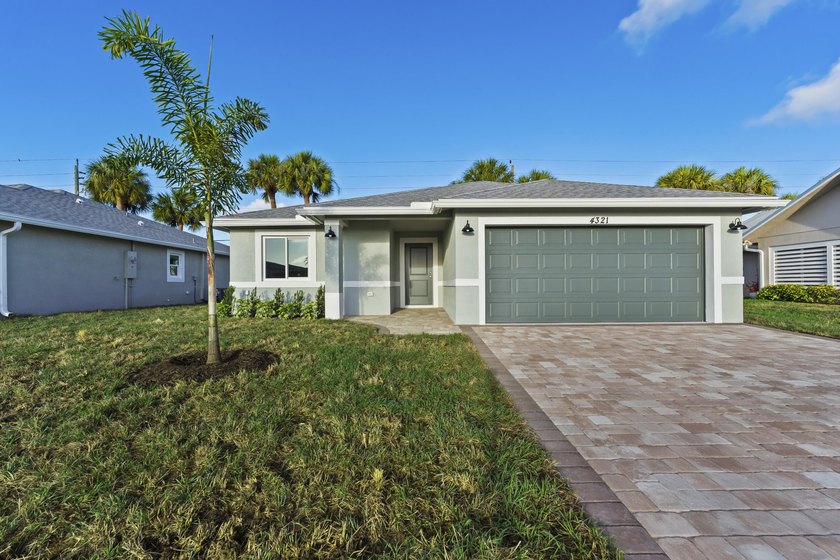 Ready for the new owner!! Beautiful New construction home in - photo 2