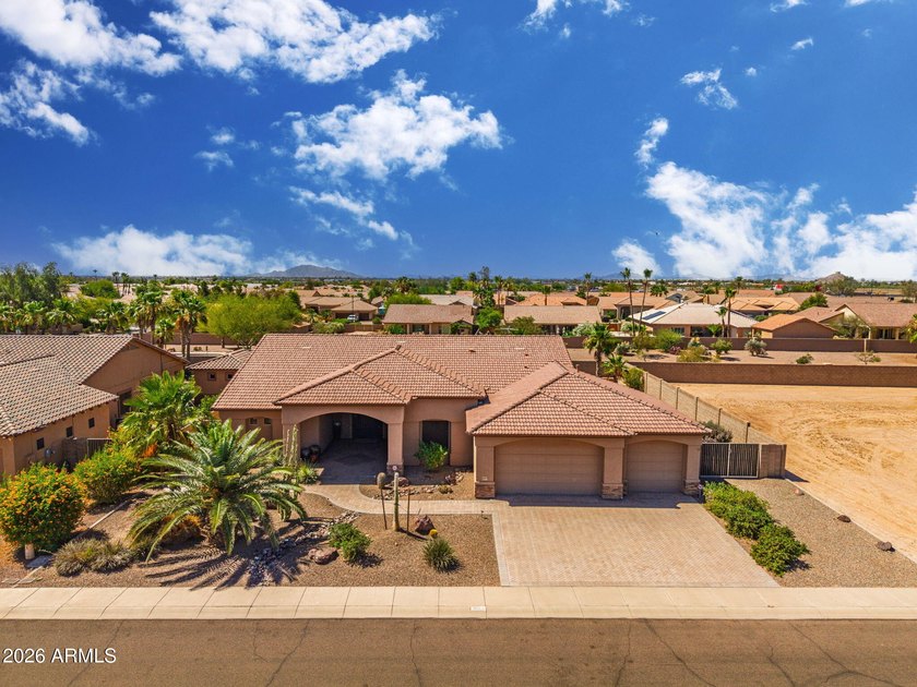 Stunning custom home in the desirable Coyote Ranch community! - photo 5