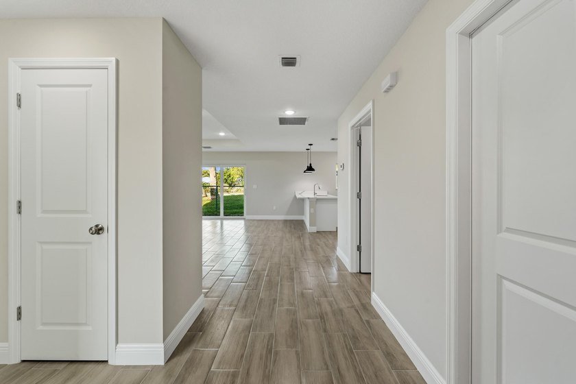 Ready for the new owner!! Beautiful New construction home in - photo 6