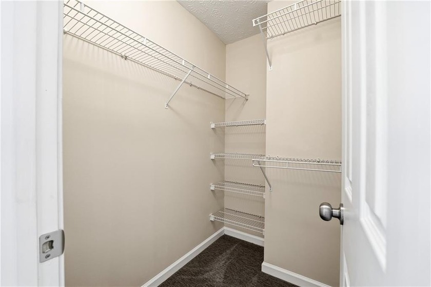 Beautifully renovated and move-in ready, this spacious 6-bedroom - photo 14