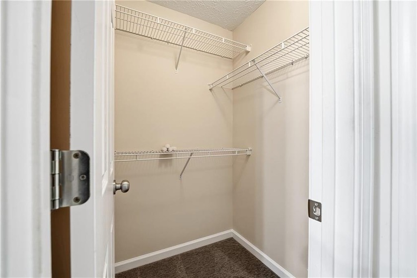 Beautifully renovated and move-in ready, this spacious 6-bedroom - photo 15