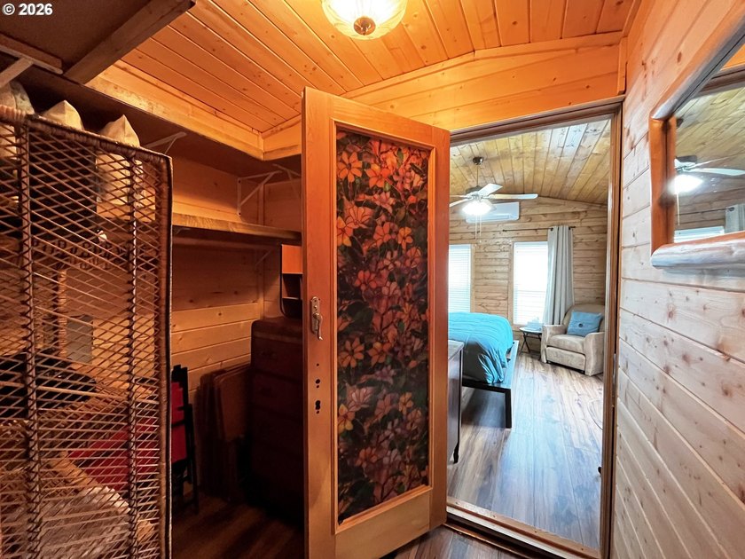 Escape to your own fully furnished retreat just moments from - photo 16